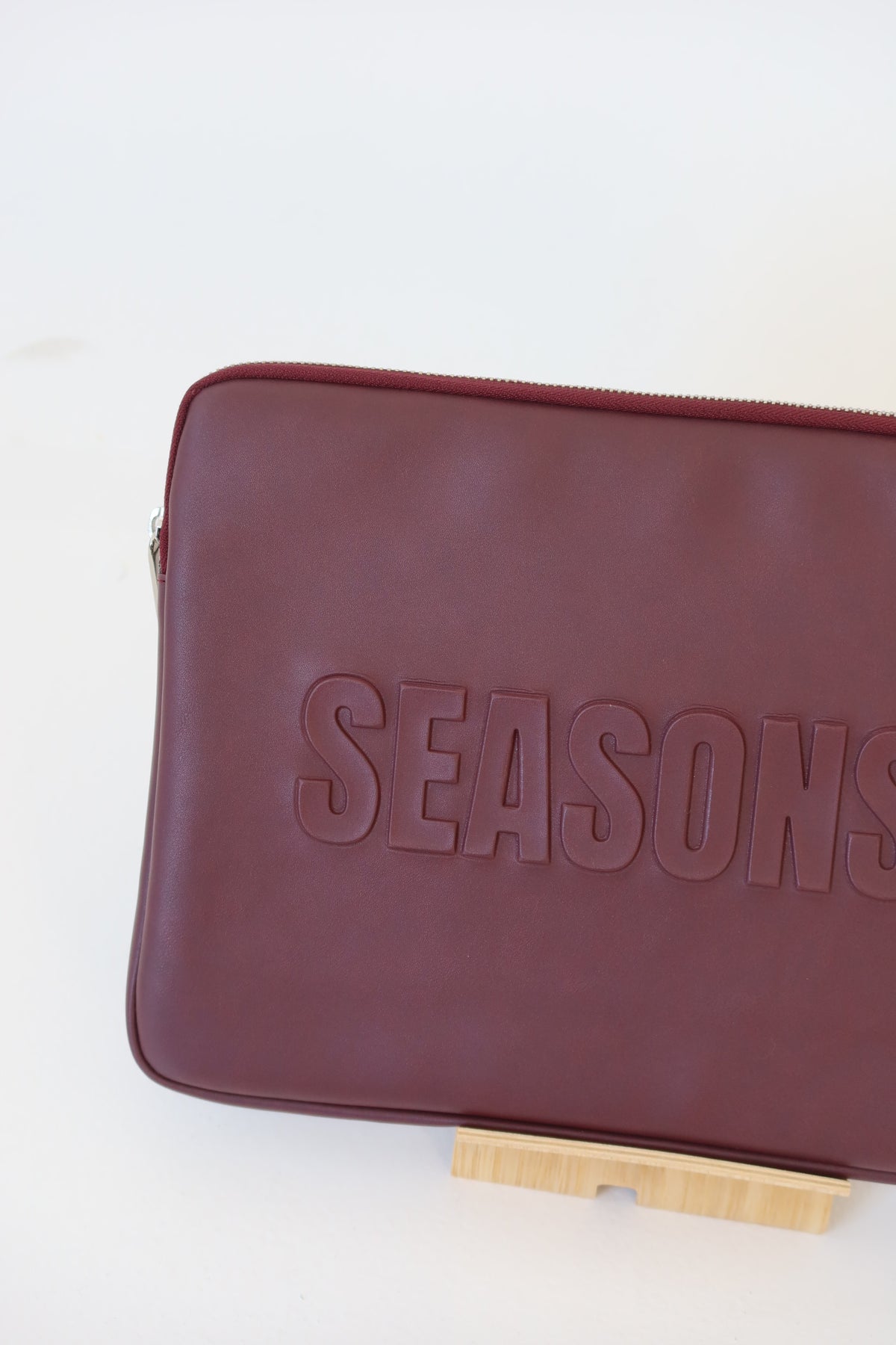 Bordeaux Seasons Case